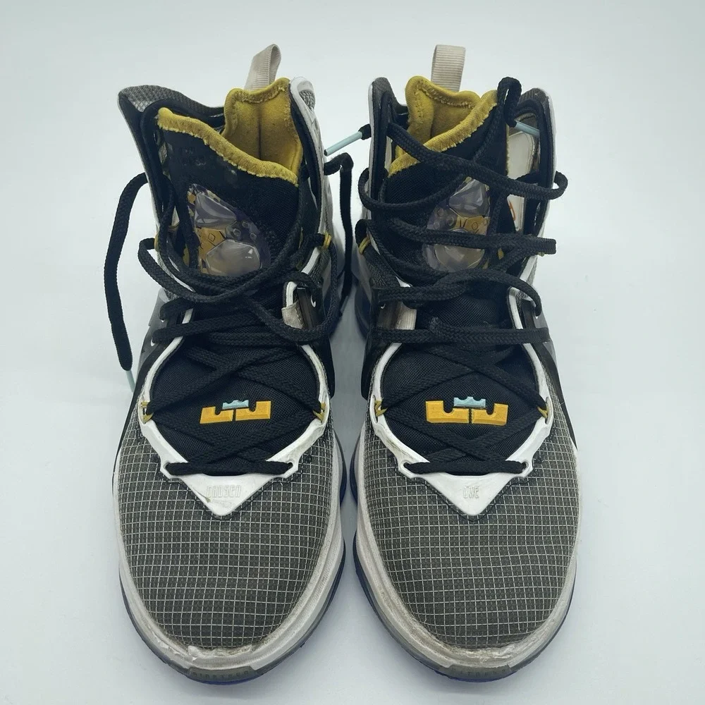 Nike LeBron 19 Shoes 